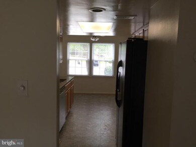 2023 Mayflower Dr, Woodbridge, VA 22192 - photo 6