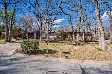 600 Oakwood Ave, Hurst, TX 76053 - photo 5