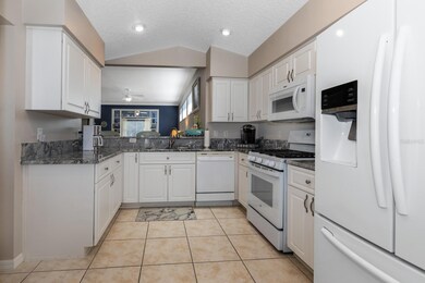 5422 Aurora Dr, Leesburg, FL 34748 - photo 4