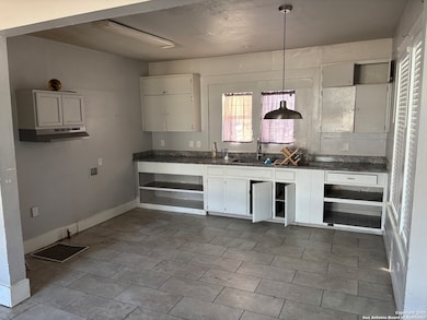 838 King Ave, San Antonio, TX 78211 - photo 4