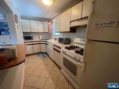 42 7th Ave unit 2, Westwood, NJ 07675 - photo 5