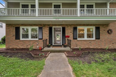 04_3515_Cambrey_DrWindowStillRealEstateP