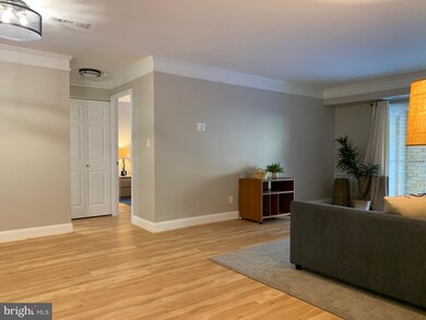 5906 Cove Landing Rd unit 101, Burke, VA 22015 - photo 4