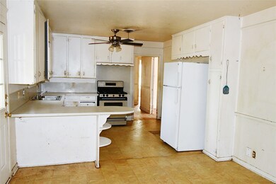 221 Bedford Ct E, Bedford, TX 76022 - photo 2