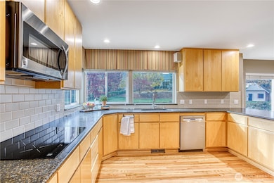 Kitchen, Granite Counters