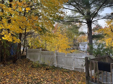 49 Phyllis Dr, Pomona, NY 10970 - photo 5