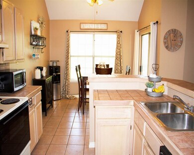 312 Cinnamon Teal Loop, Laredo, TX 78045 - photo 5