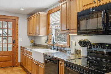 46 Noyes Rd, Londonderry, NH 03053 - photo 3