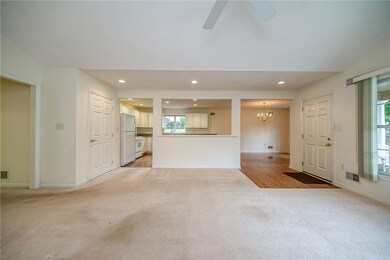 OPEN DESIGN TO THE KITCHEN AND DININGROOM