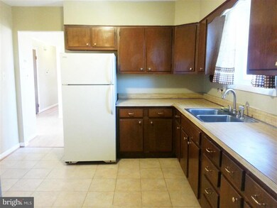 7900 Carol Ct, Clinton, MD 20735 - photo 6