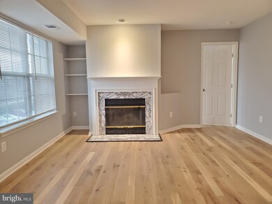 9601 Lake Pointe Ct unit 301, Upper Marlboro, MD 20774 - photo 3