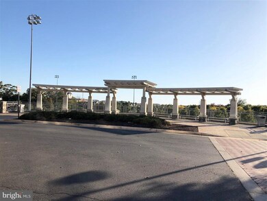 13338 Arrowbrook Centre Dr, Herndon, VA 20171 - photo 4