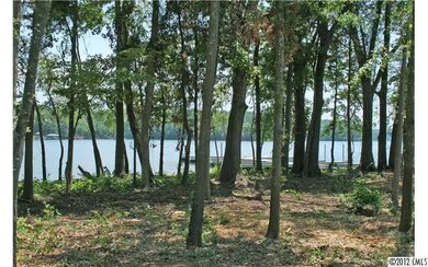 Land - Plenty of hardwoods for shade and natural b
