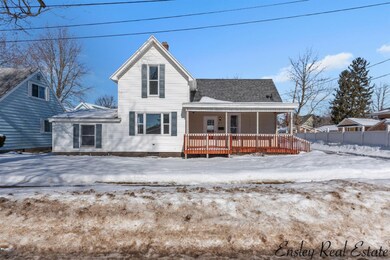 517 Howard St, Lowell, MI 49331 - photo 2
