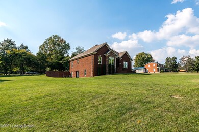 6112 Beulah Church Rd, Louisville, KY 40228 - photo 4