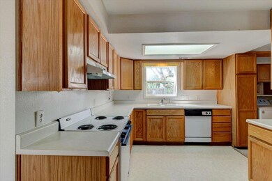 1410 Hilton Rd, Medford, OR 97504 - photo 7