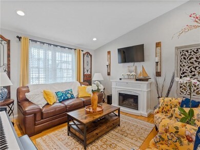 35 Dewey Ave, Tiverton, RI 02878 - photo 6