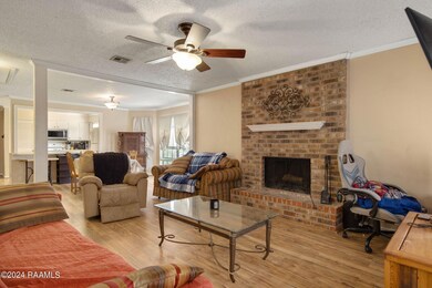 3-web-or-mls-202 Shekel Dr-3