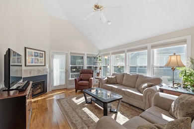 110 Hawthorne Village Rd unit U411, Nashua, NH 03062 - photo 5