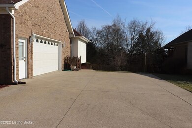 280 Winding Woods Trail, Mount Washington, KY 40047 - photo 3