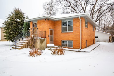 421 N 14th St, Bismarck, ND 58501 - photo 2