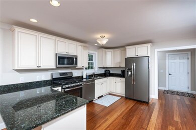Granite counter tops, quiet close...