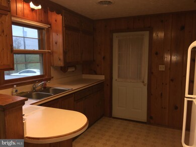 556 Scrabble Rd, Martinsburg, WV 25404 - photo 5