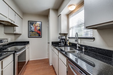 4208 Bowser Ave unit D, Dallas, TX 75219 - photo 3