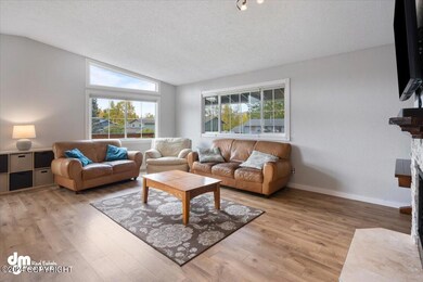 07-Living Room_SLS_-2440