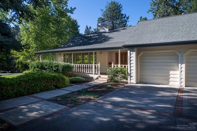 60635 Thunderbird, Bend, OR 97702 - photo 2