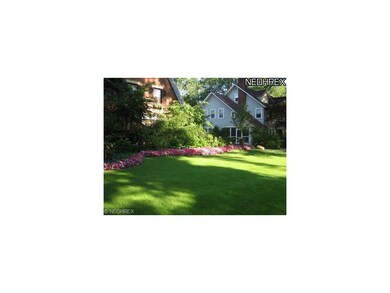 Simply stunning yard, Owners had sprinkler system 