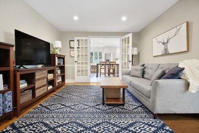 490 Dillon Ln, Swansea, MA 02777 - photo 5