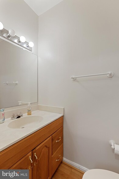 3669 Silver Spruce Cir, Burtonsville, MD 20866 - photo 4