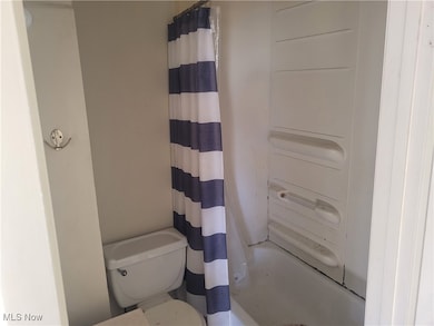 447 8th St, Struthers, OH 44471 - photo 5