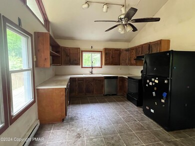 127 Sugar Hill Rd, Saylorsburg, PA 18353 - photo 4