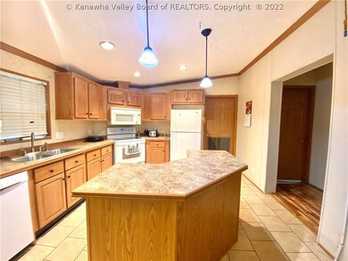 2620 Childress Rd, Alum Creek, WV 25003 - photo 6