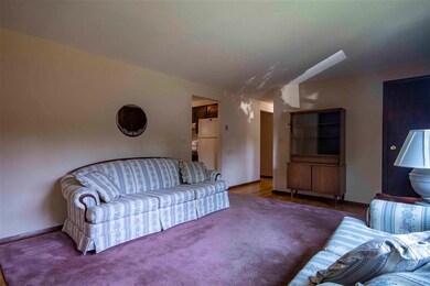 55 S Mammoth Rd, Manchester, NH 03109 - photo 4