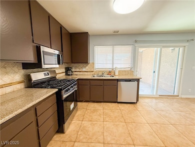 7425 Mountain Ash Dr, Las Vegas, NV 89147 - photo 3