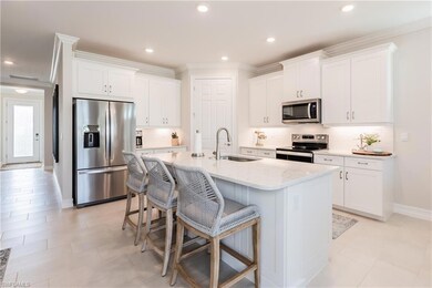 267 Tamarindo Ln, Naples, FL 34114 - photo 5