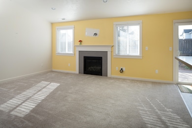 2584 NW Hemlock Way, Redmond, OR 97756 - photo 3