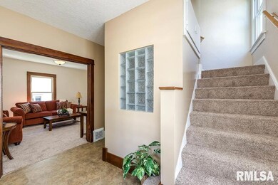 1011 W 16th St, Davenport, IA 52804 - photo 4