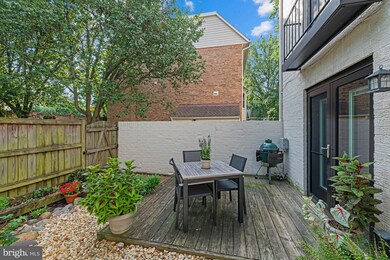 2041 N Abingdon St, Arlington, VA 22207 - photo 4