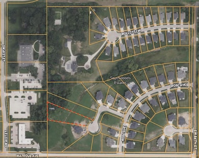 5817 Rose Cir, Des Moines, IA 50321 - photo 3