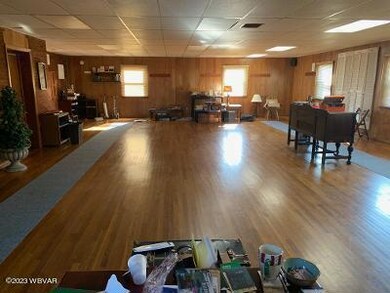 INTERIOR BIG ROOM