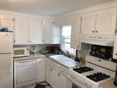 81 Jean Ave unit 81, Lowell, MA 01852 - photo 3