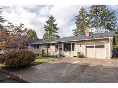 111 W 4th St, Newberg, OR 97132 - photo 3