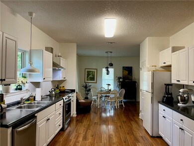 604 Kellsie Cir, Darien, GA 31305 - photo 6