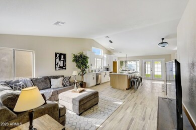 11-web-or-mls-N 83rd Dr-009