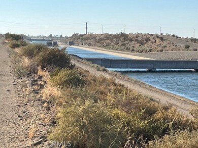 5202 La Mesa Rd, Phelan, CA 92371 - photo 6