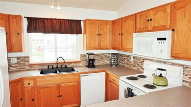 423 E Norma Lee Ave, Medical Lake, WA 99022 - photo 3